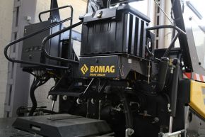 ГУСЕНИЧНЫЙ АСФАЛЬТОУКЛАДЧИК BOMAG BF 600 C-2 S500