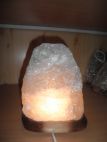 Солевая лампа Скала 4-5 кг с белой лампочкой Берег мечты