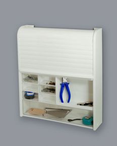 Настенный шкаф-аптечка с закрывающейся шторкой, выдвижными контейнерами и боковым замком