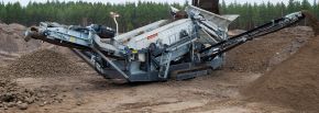 Мобильный, гусеничный первичный грохот METSO Lokotrack ST2.8 с рассевом на три фракции