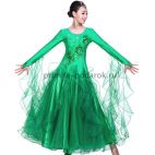 Пышное платье для бальных танцев с длинным рукавом зелёное